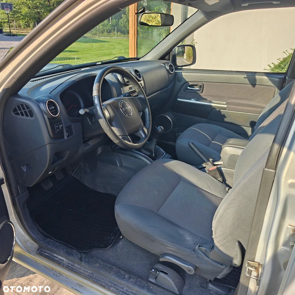 Isuzu D-Max 2.5d DC LS - 5