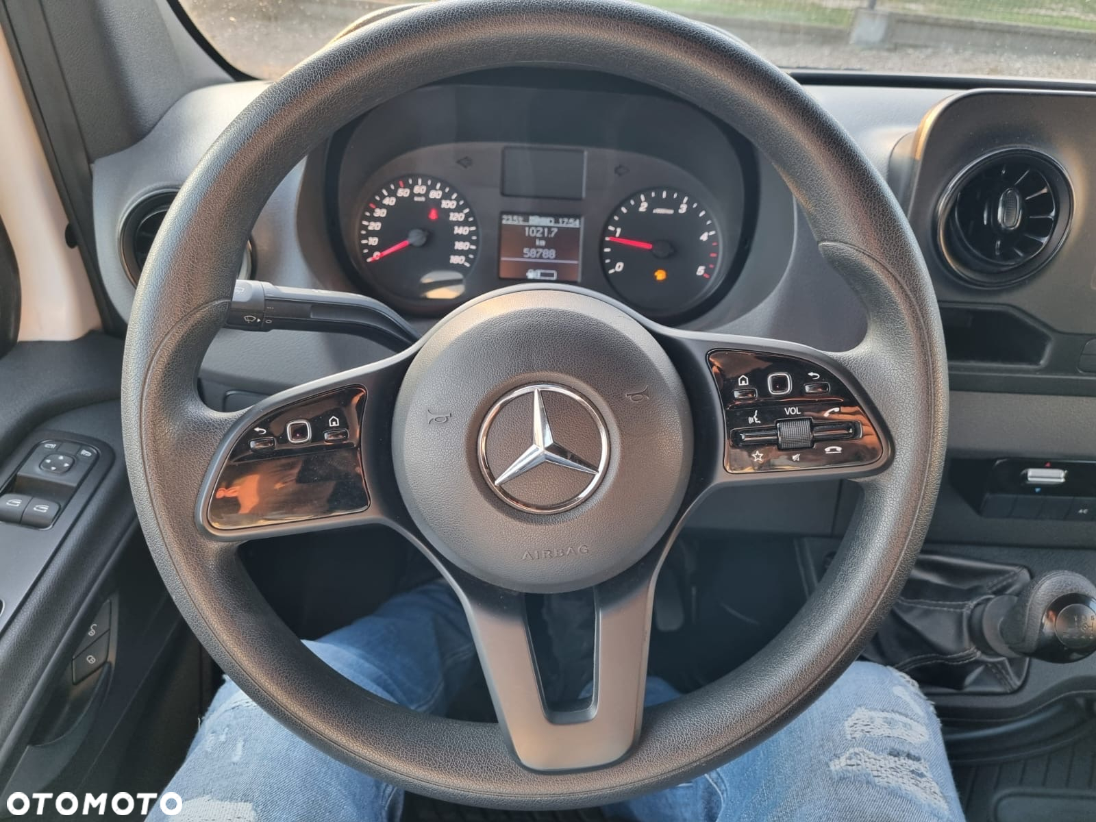 Mercedes-Benz SPRINTER - 10