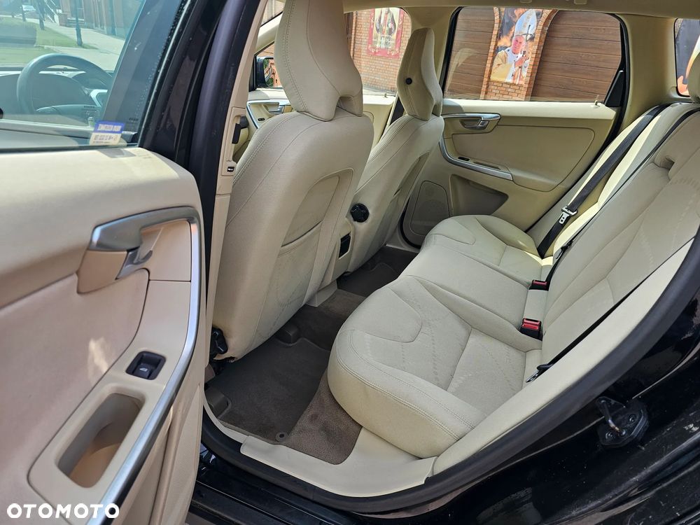 Volvo XC 60 2.4D AWD - 22