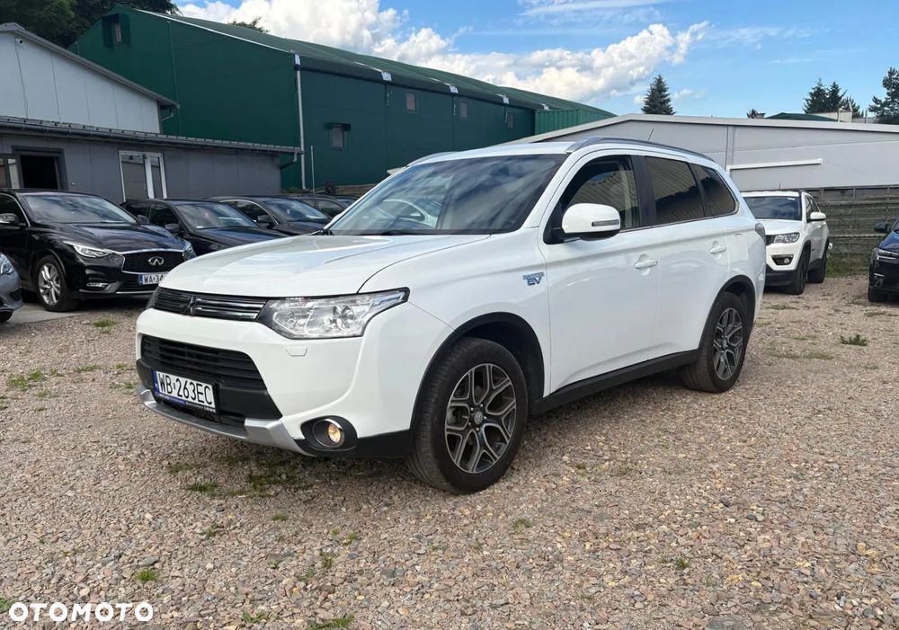 Mitsubishi Outlander 2.0 4WD Plus - 3
