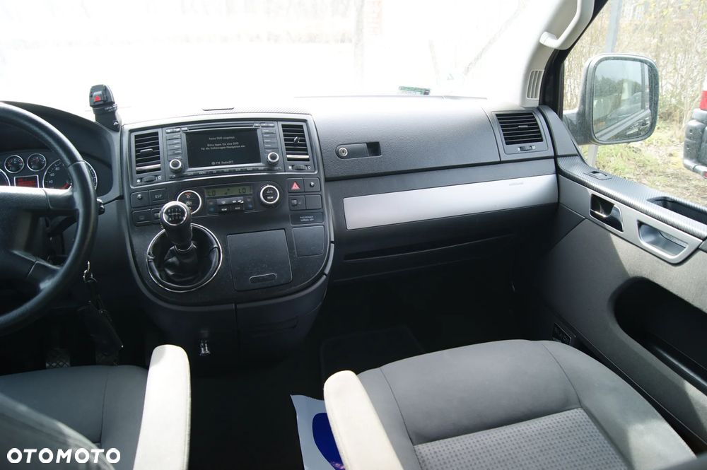 Volkswagen Multivan - 30