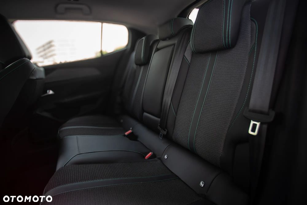 Peugeot 408 1.2 PureTech mHEV Allure S&S e-DSC6 - 27