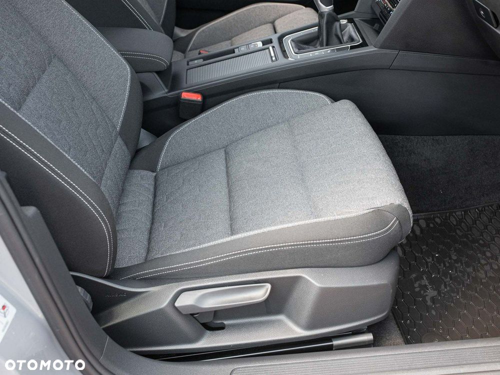 Volkswagen Passat - 29