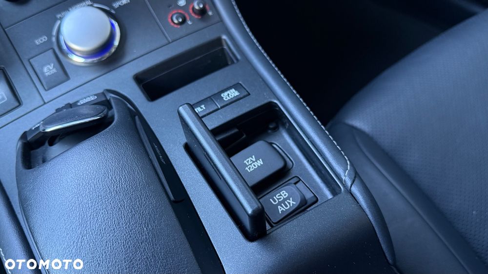 Lexus CT 200h Prestige - 23