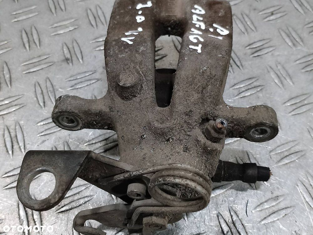 ZACISK HAMULCOWY PRAWY TYŁ ALFA ROMEO GT 2.0 16V - 5