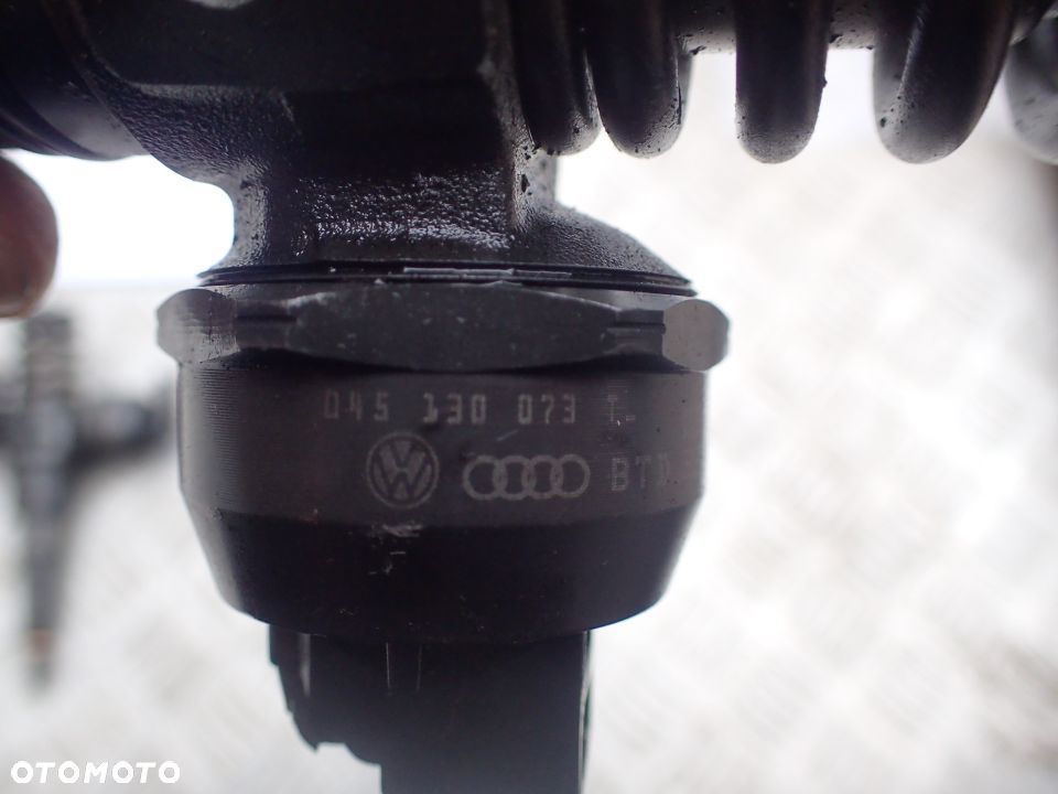 POMPOWTRYSK  POMPOWTRYSKIWACZ VW 2.0 TDI 045130073T RADOM - 3