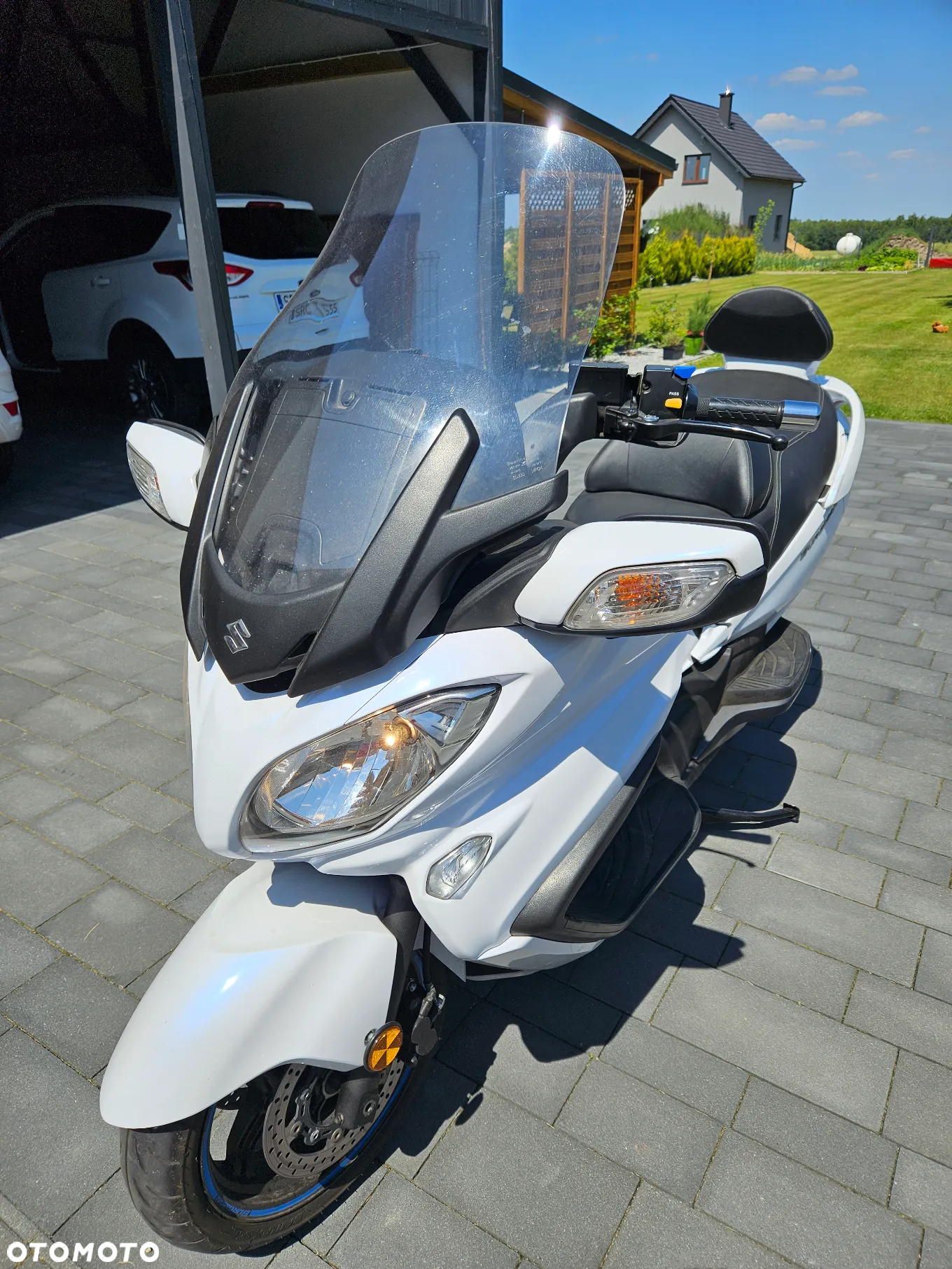 Suzuki Burgman - 10