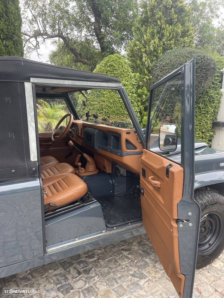 Land Rover 90 ver-90-2-5-td5-soft-top - 11