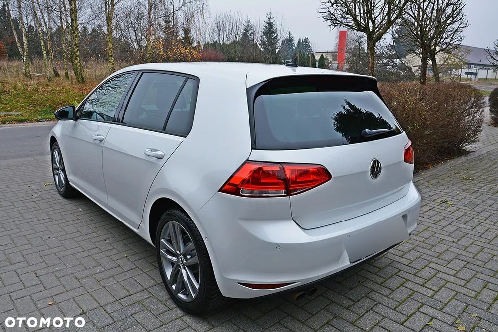 Volkswagen Golf - 8