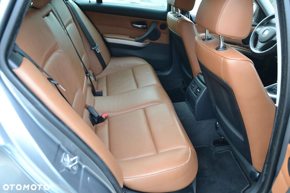 BMW Seria 3 - 35