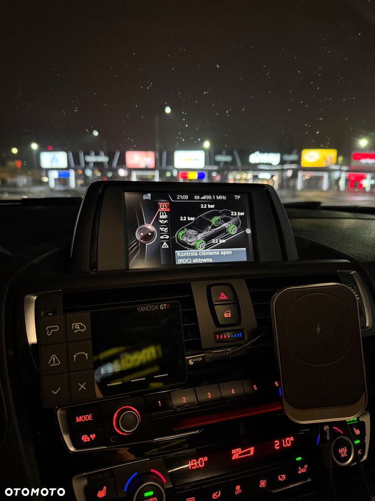 BMW Seria 2 218d - 30