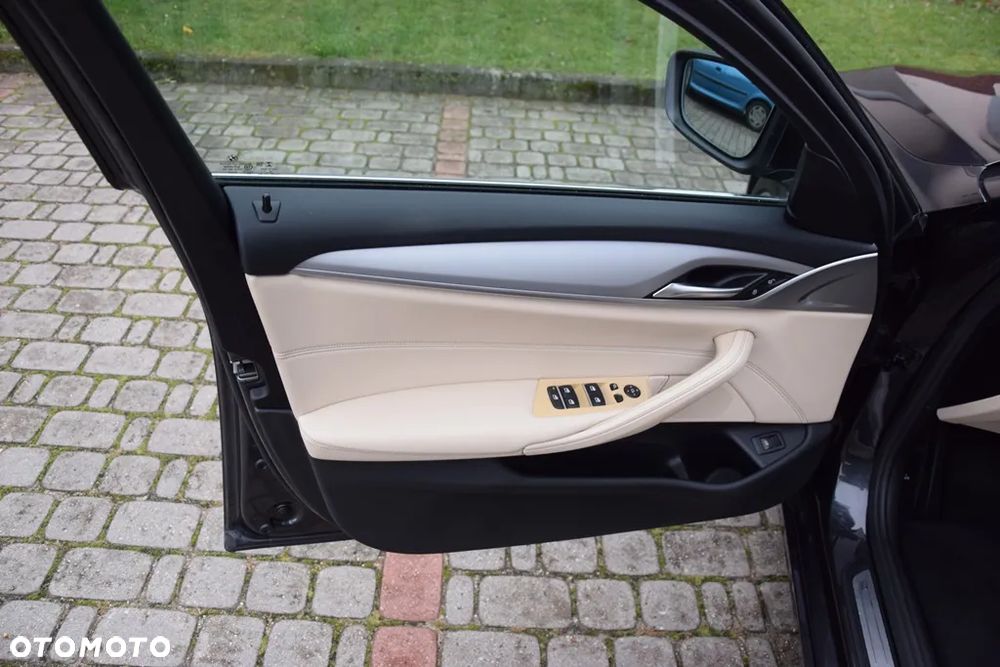 BMW Seria 5 520d M Sport sport - 24