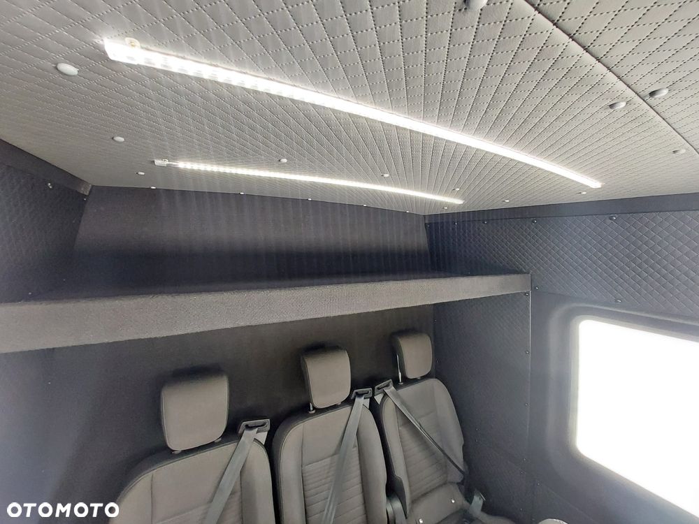 Mercedes-Benz Sprinter - 19