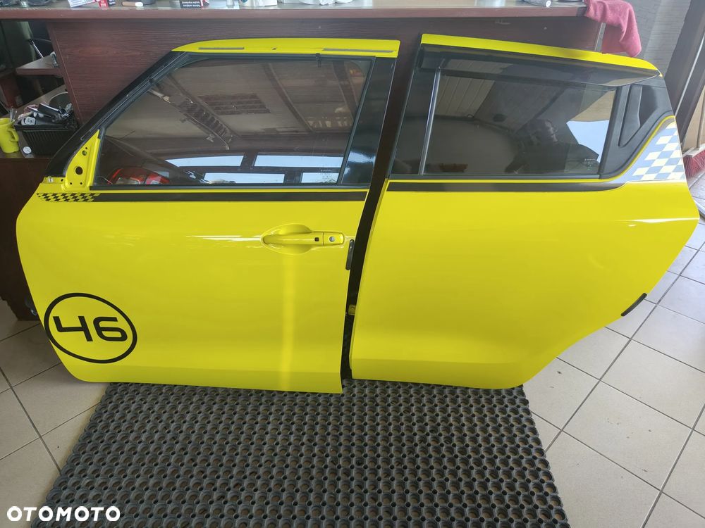 Suzuki Swift Mk8 ZFT drzwi przednie lewe - 1