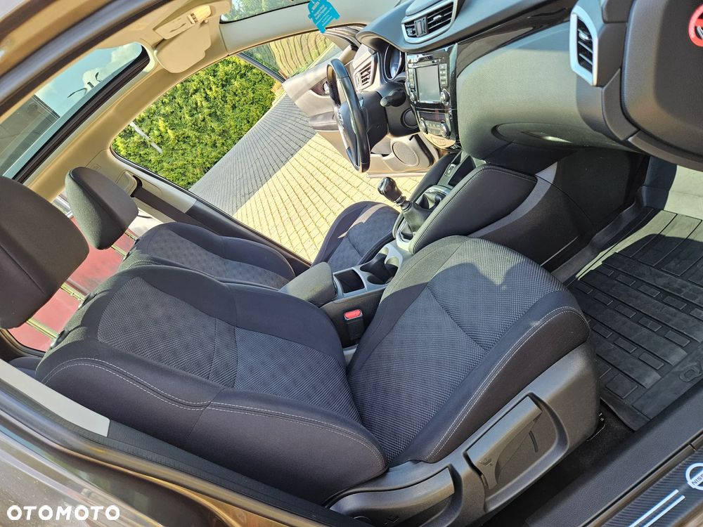 Nissan Qashqai 1.2 DIG-T N-Connecta EU6 - 31