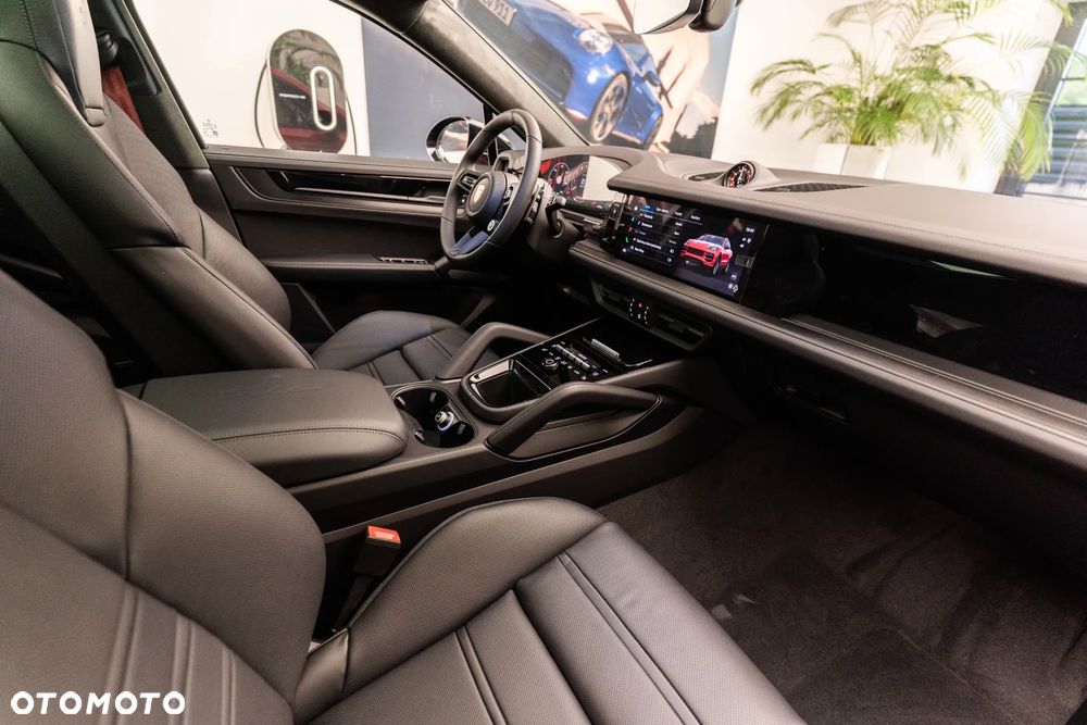 Porsche Cayenne GTS - 14