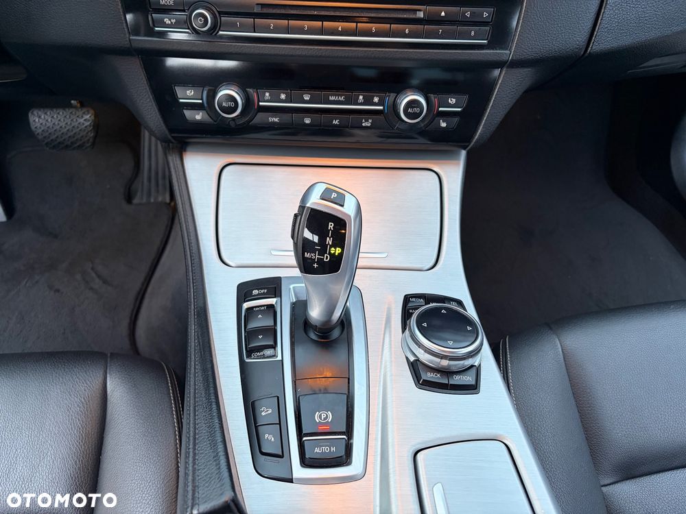 BMW Seria 5 520d xDrive - 8