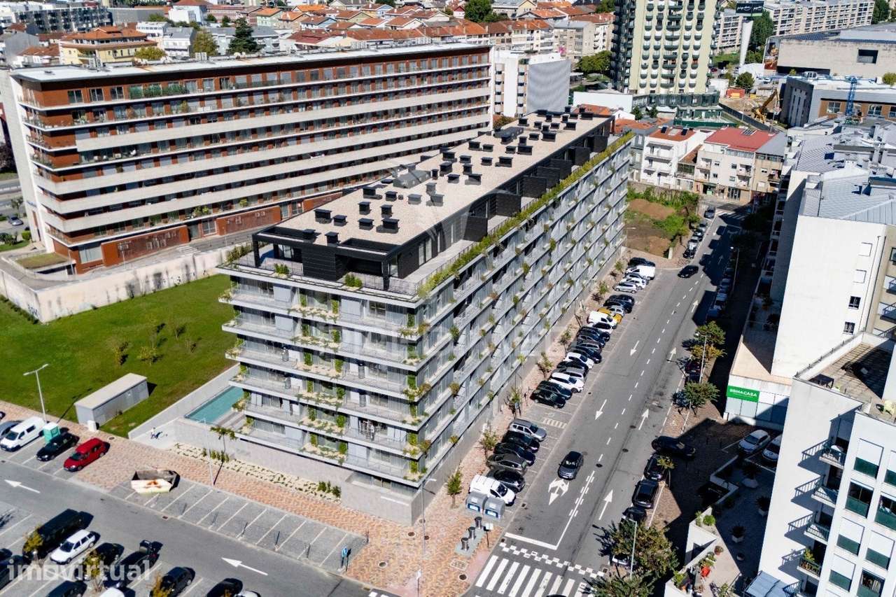 Novo T0 com Terraço Privativo no Prestigiado Condomínio Acrescentar... - Grande imagem: 3/38
