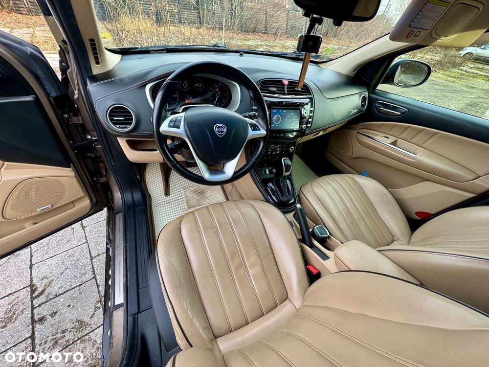 Lancia Delta 1.8 T-Jet Platinum Sporttronic - 7