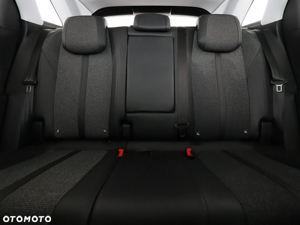 Peugeot 3008 1.2 PureTech Allure S&S EAT6 - 19