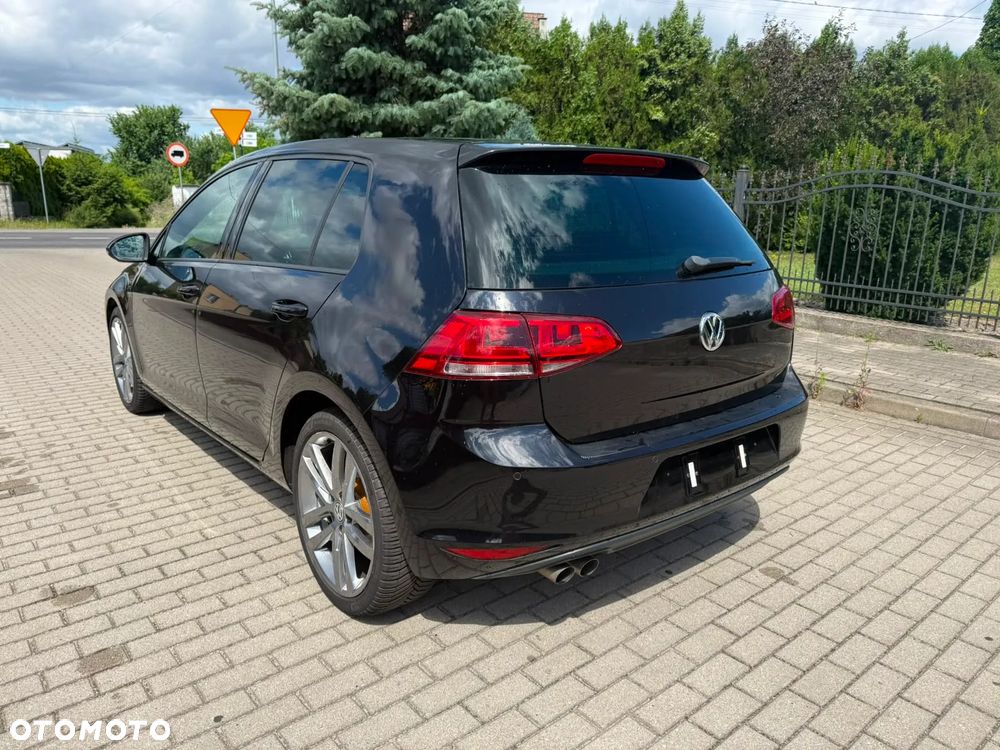 Volkswagen Golf - 6