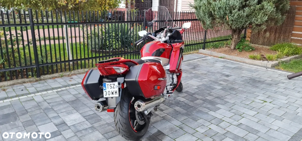Yamaha FJR - 4