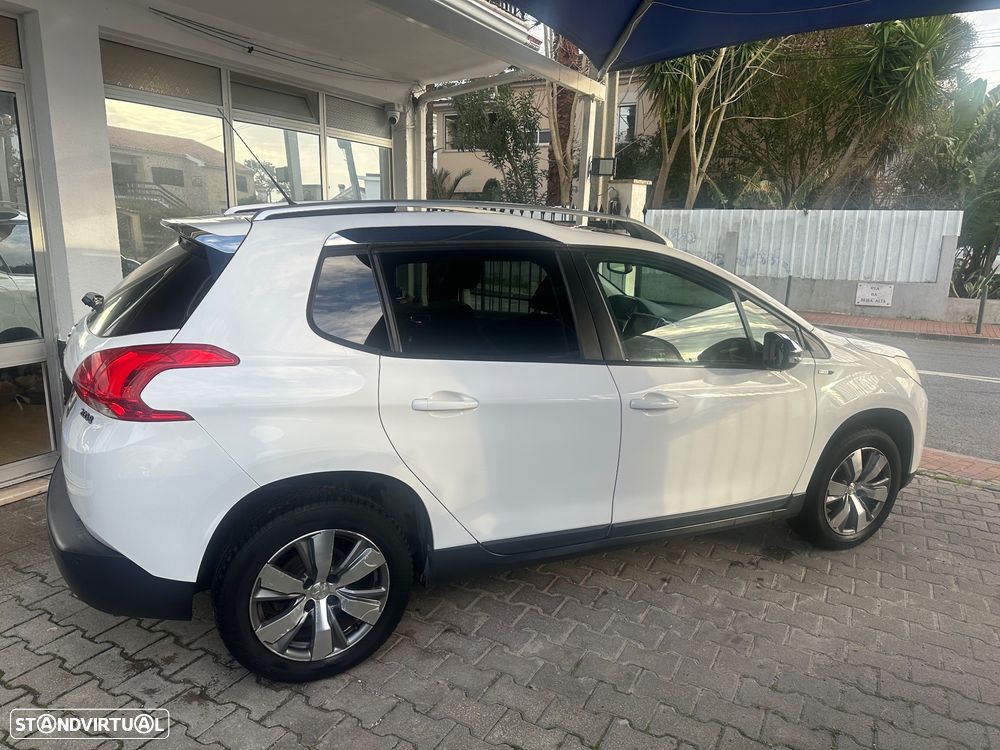 Peugeot 2008 1.2 PureTech Style - 6