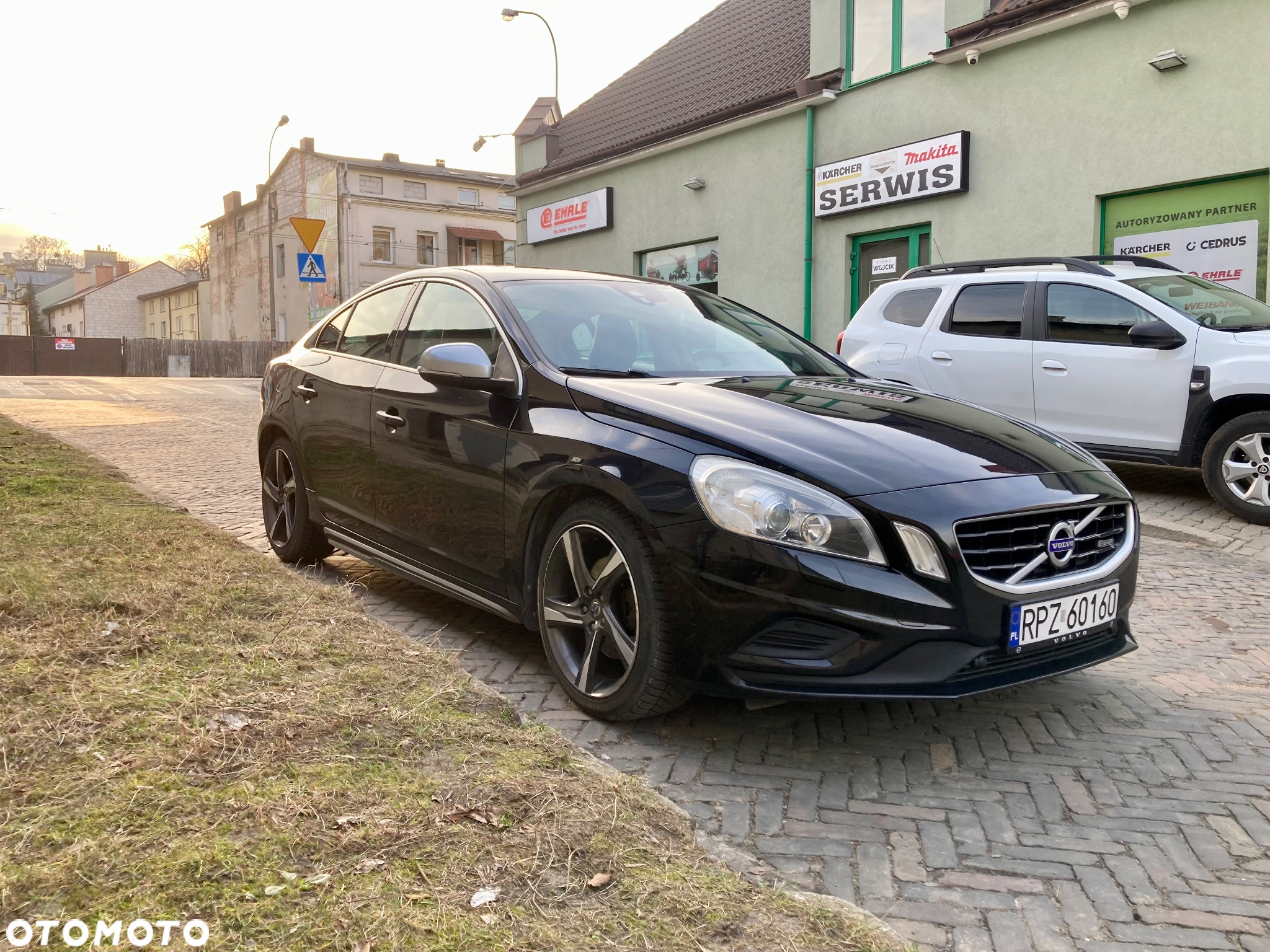 Volvo S60 D4 R-Design - 2