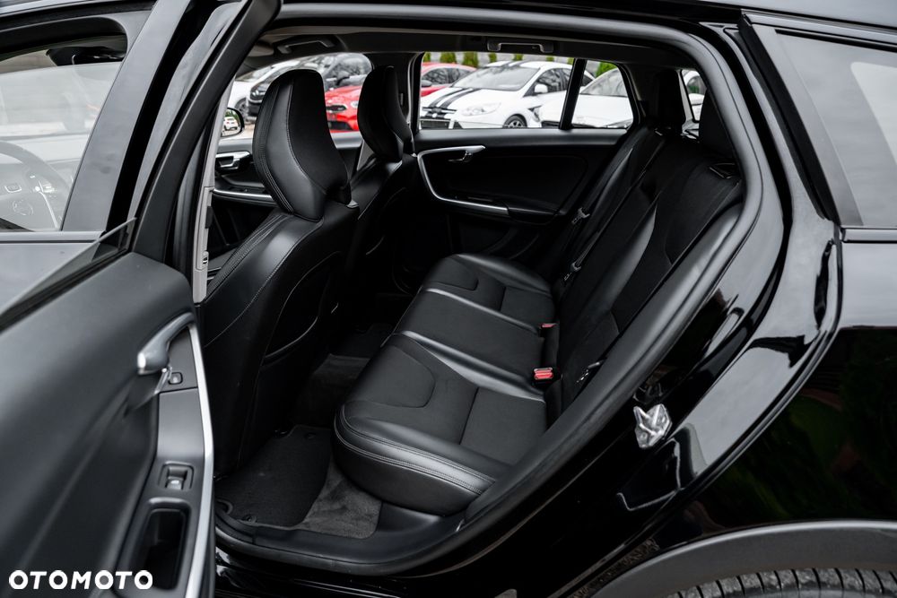 Volvo V60 Cross Country D3 Geartronic - 17