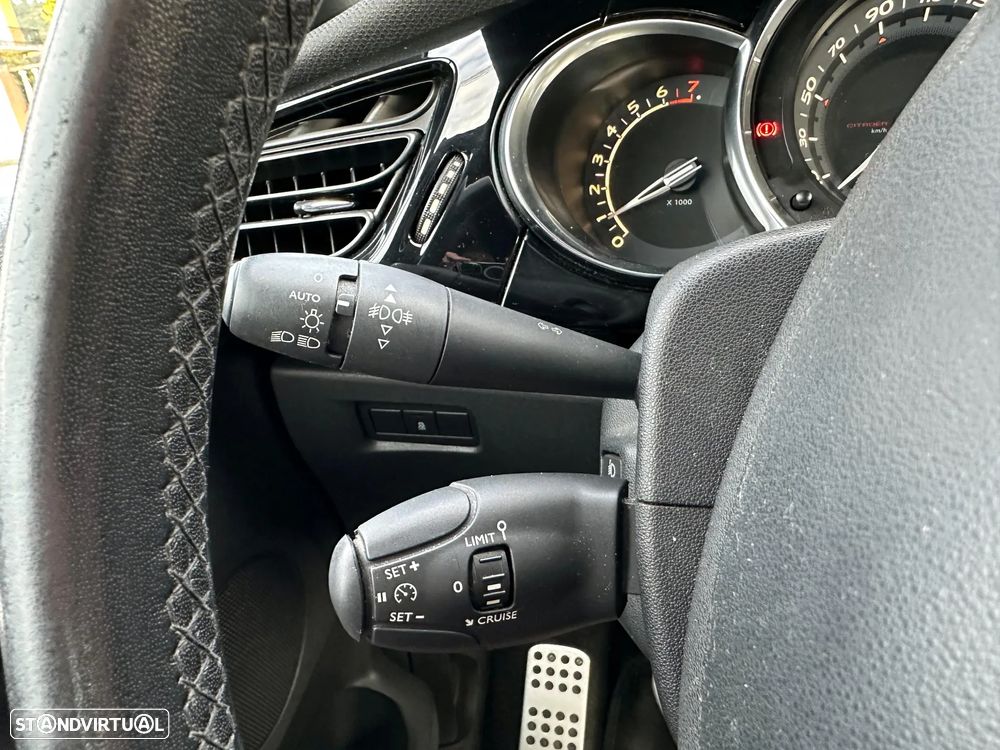 Citroën DS3 Cabrio 1.2 VTi So Chic - 11