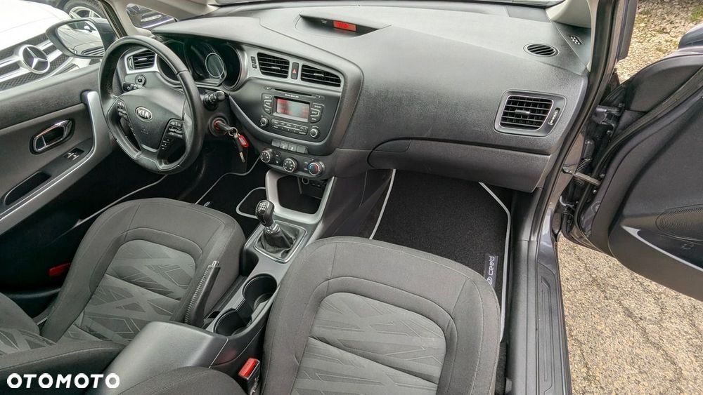 Kia Ceed 1.4 CVVT Attract - 19