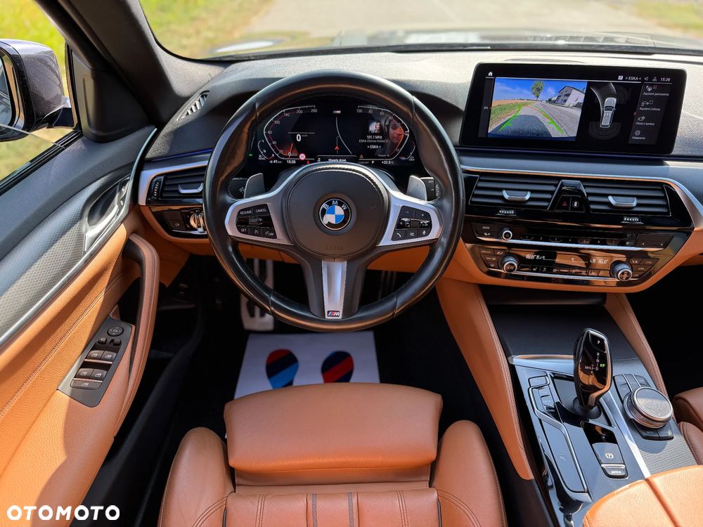 BMW Seria 5 518d M Sport - 32