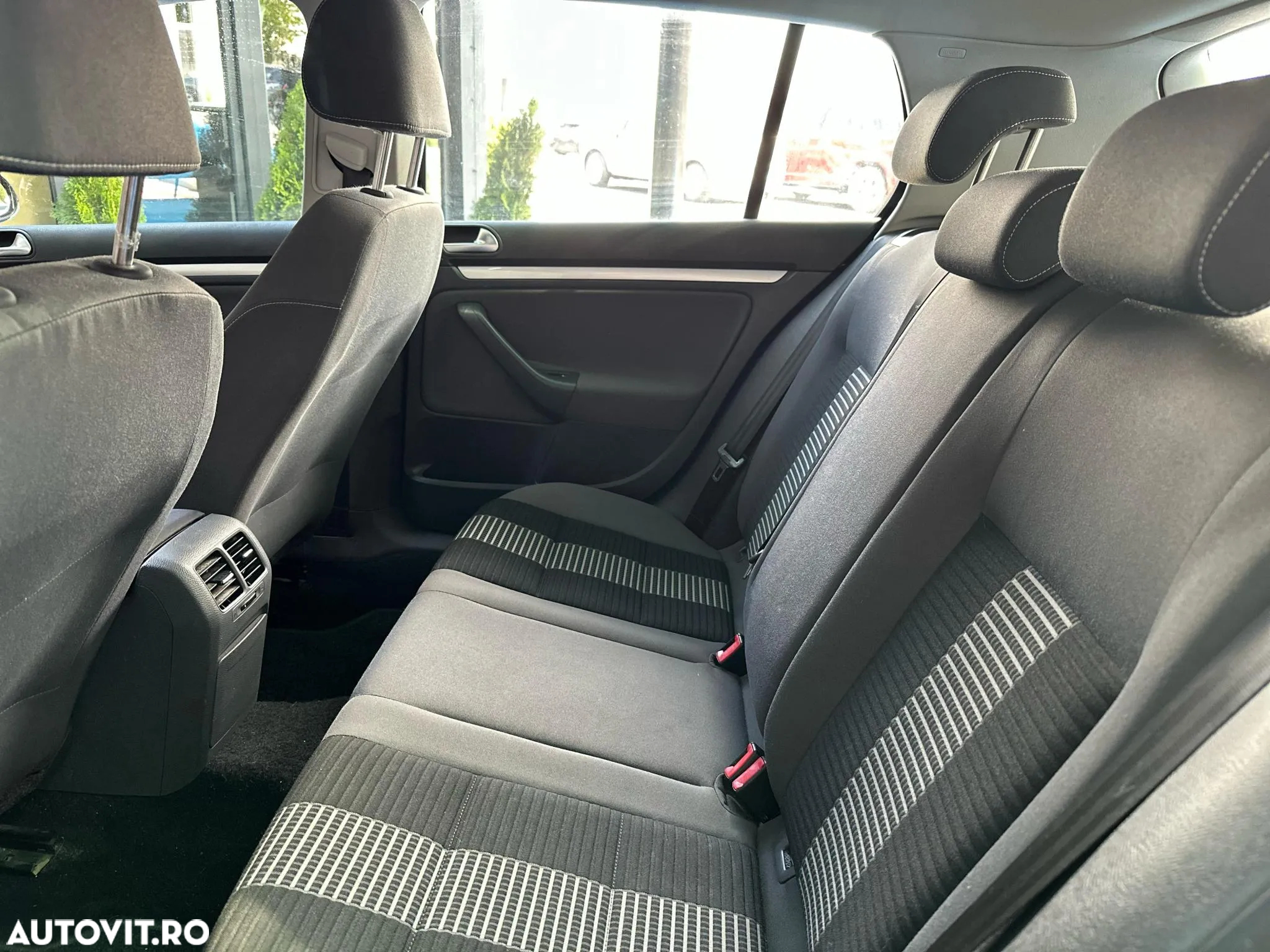 Volkswagen Golf 1.9 TDI BlueMotion Comfortline - 7