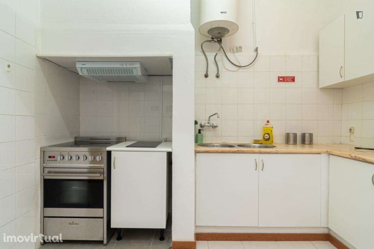 Quarto - localizado em Saldanha Lisbon - Grande imagem: 5/29