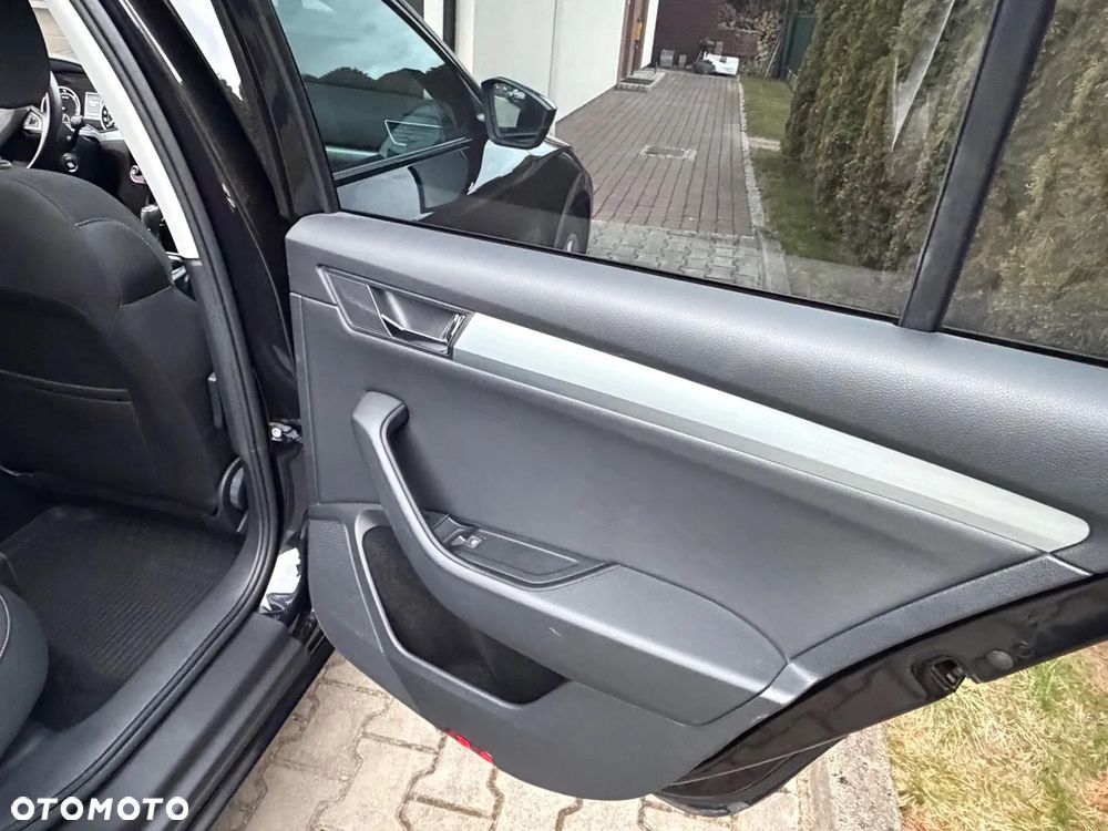 Skoda Superb 2.0 TDI L&K DSG - 18