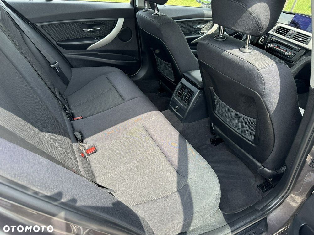 BMW Seria 3 318d Blue Performance Luxury Line - 23