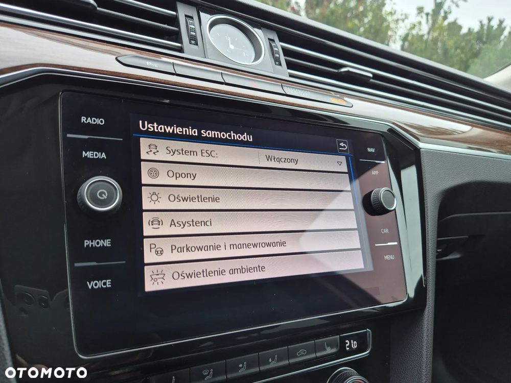 Volkswagen Passat 2.0 TDI BMT Highline - 26