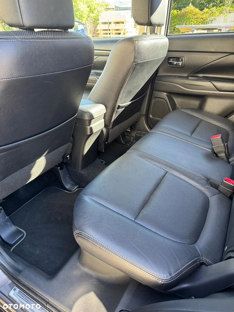 Mitsubishi Outlander 2.0 Instyle Navi 4WD CVT - 13
