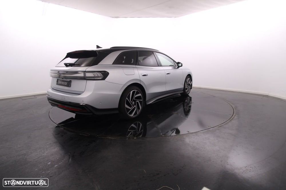 VW ID.7 Tourer 77 kWh Pro Urban - 7