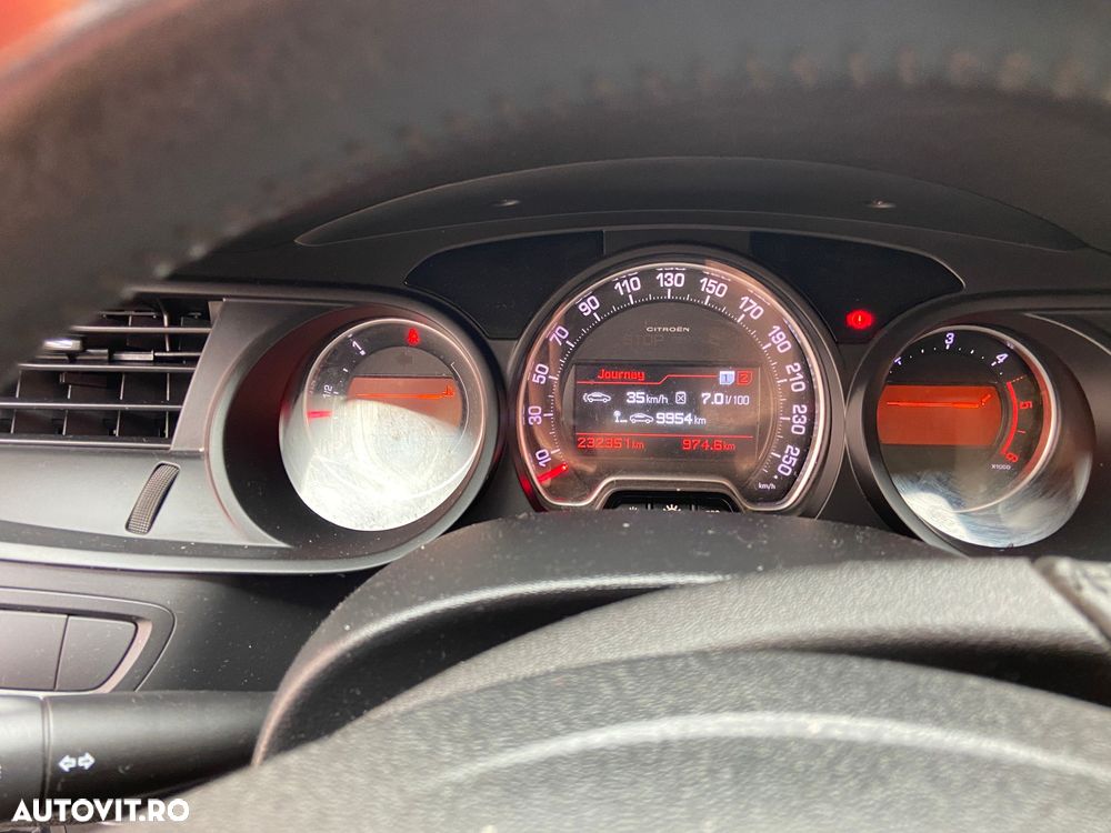 Citroën C5 1.6HDi FAP Susp M X - 14