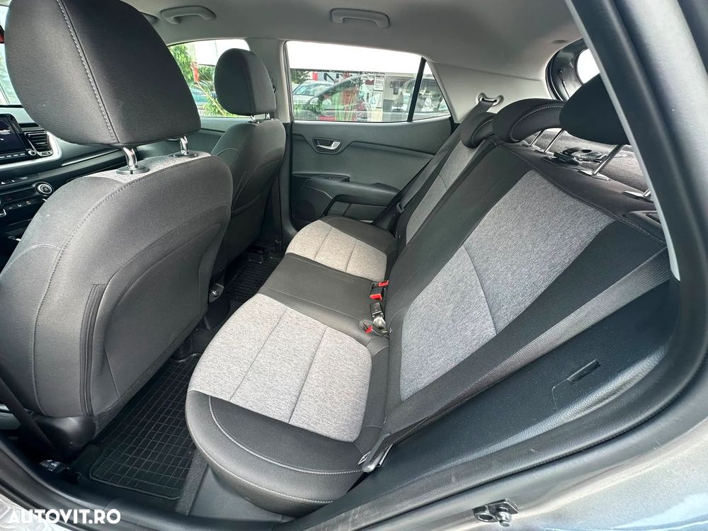 Kia Stonic 1.2 MPI 5MT Urban - 12
