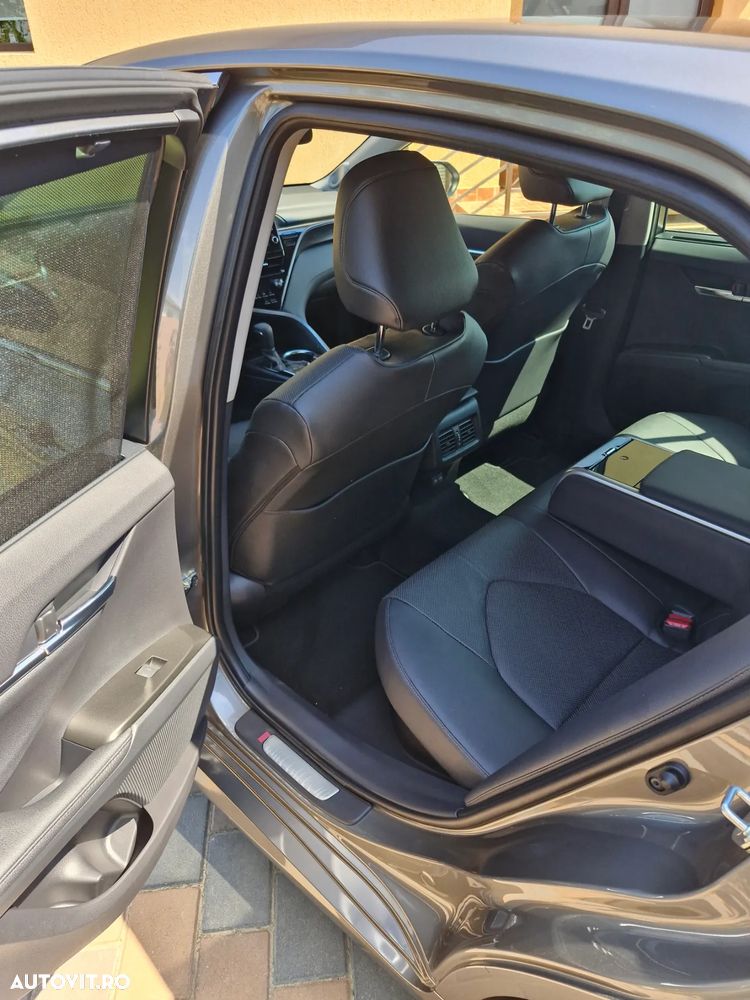 Toyota Camry 2.5 Hybrid Exclusive - 10