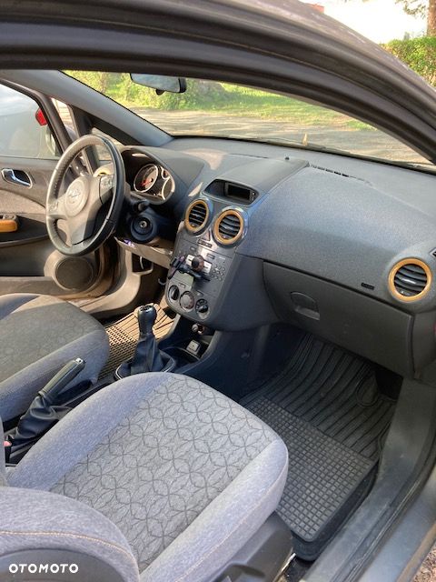 Opel Corsa 1.4 16V Active - 9