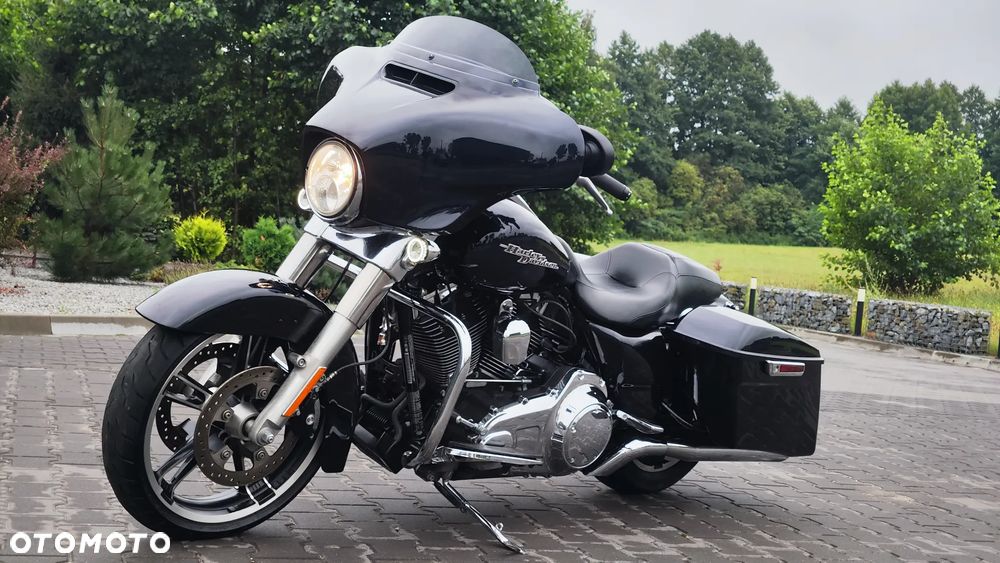 Harley-Davidson Touring Street Glide - 1