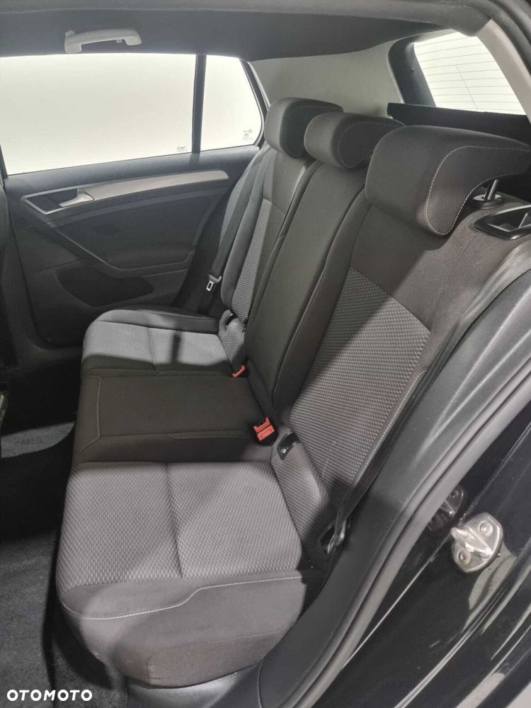 Volkswagen Golf - 15
