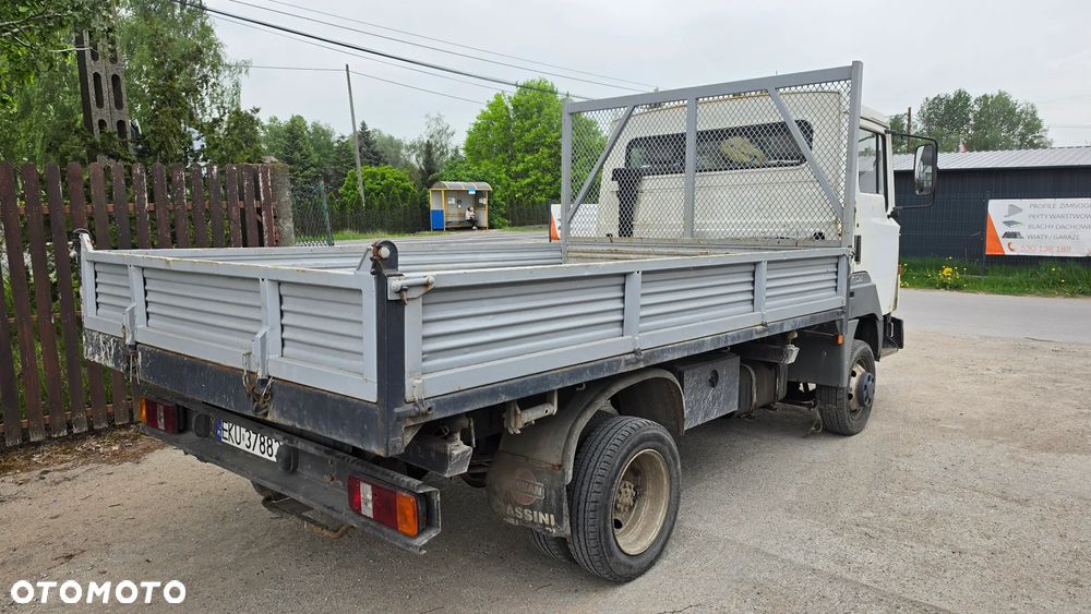 Nissan L35 - 3