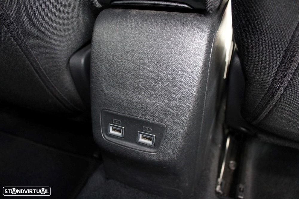 Peugeot 2008 1.2 PureTech Allure - 11