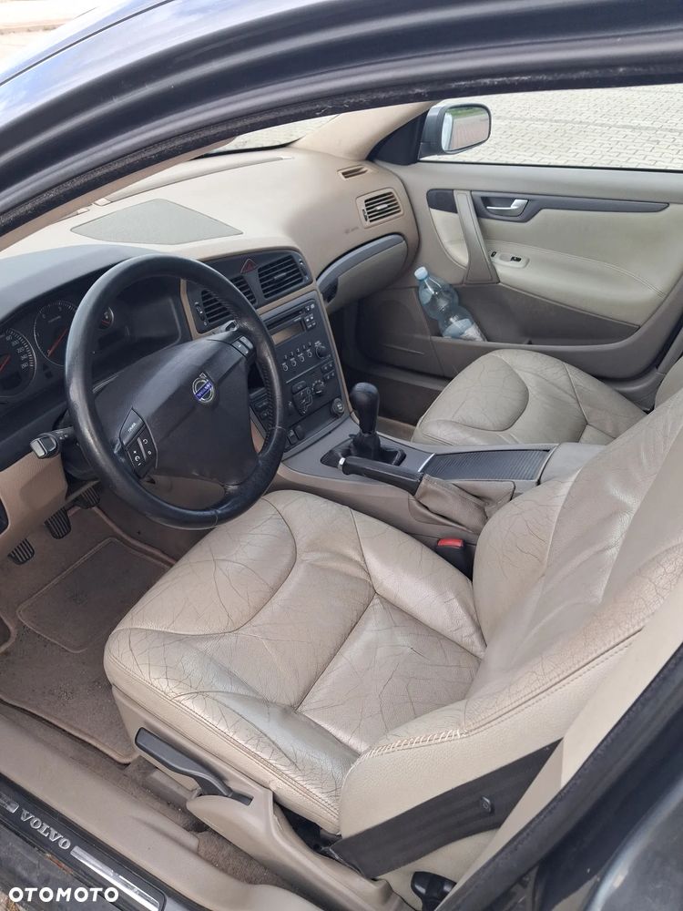 Volvo S60 2.4D5 Momentum - 4