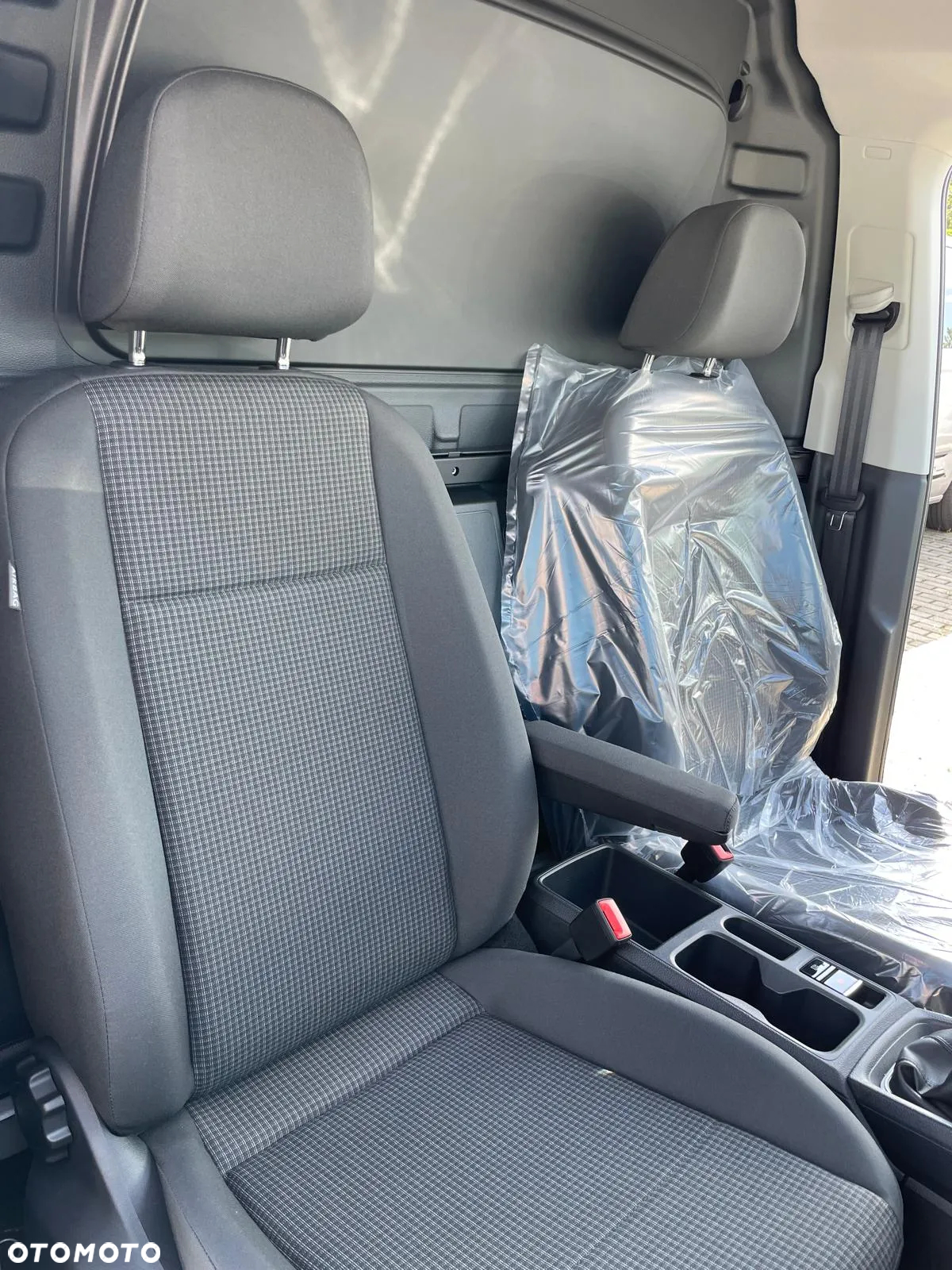 Volkswagen Caddy Cargo - 25