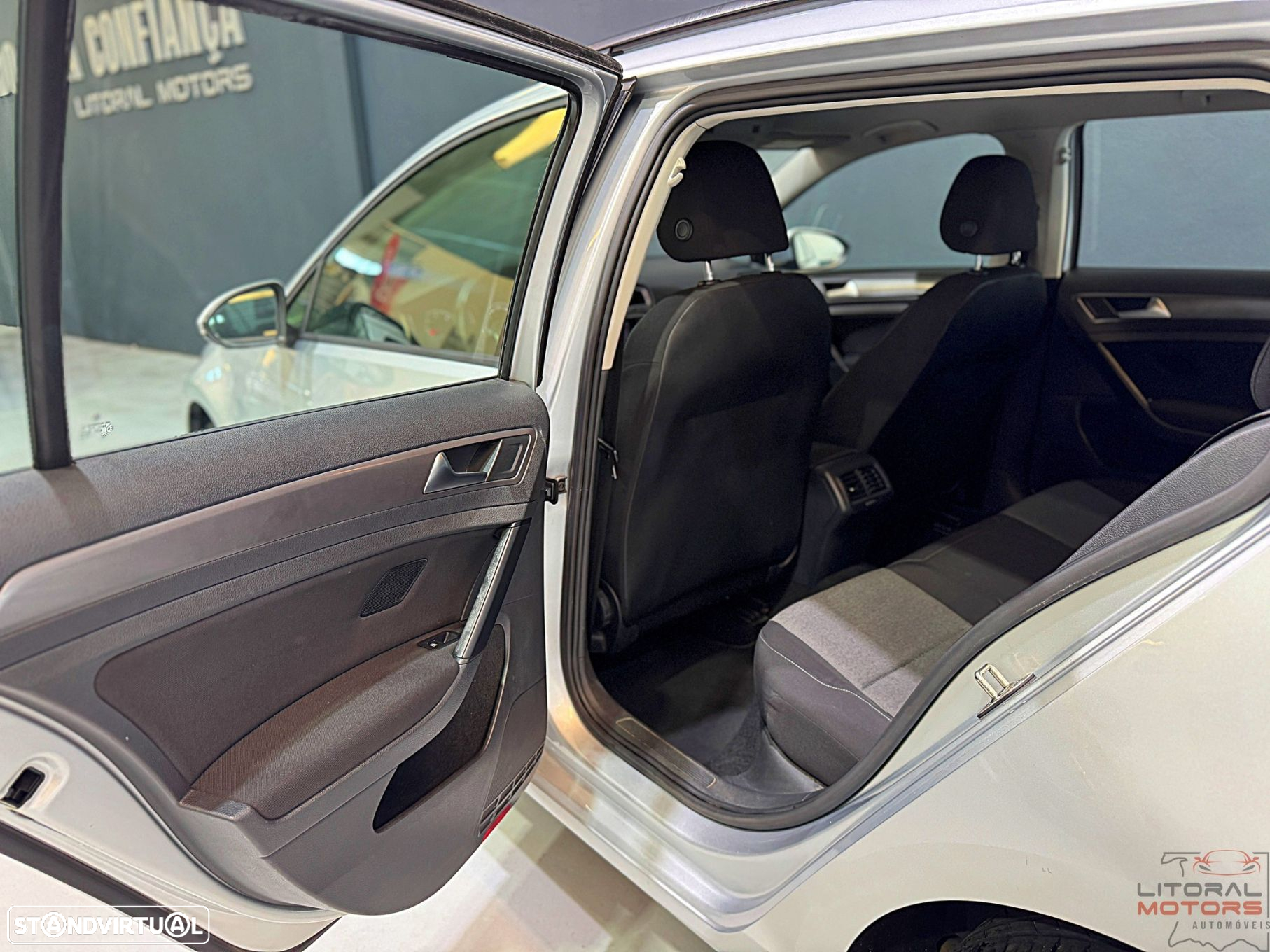 VW Golf Variant 1.6 TDi Confortline - 15